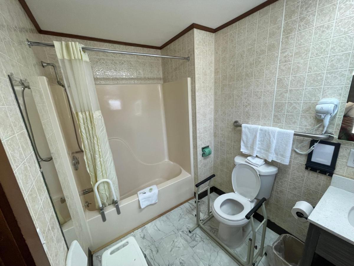 Belmont Motel Skowhegan Екстериор снимка