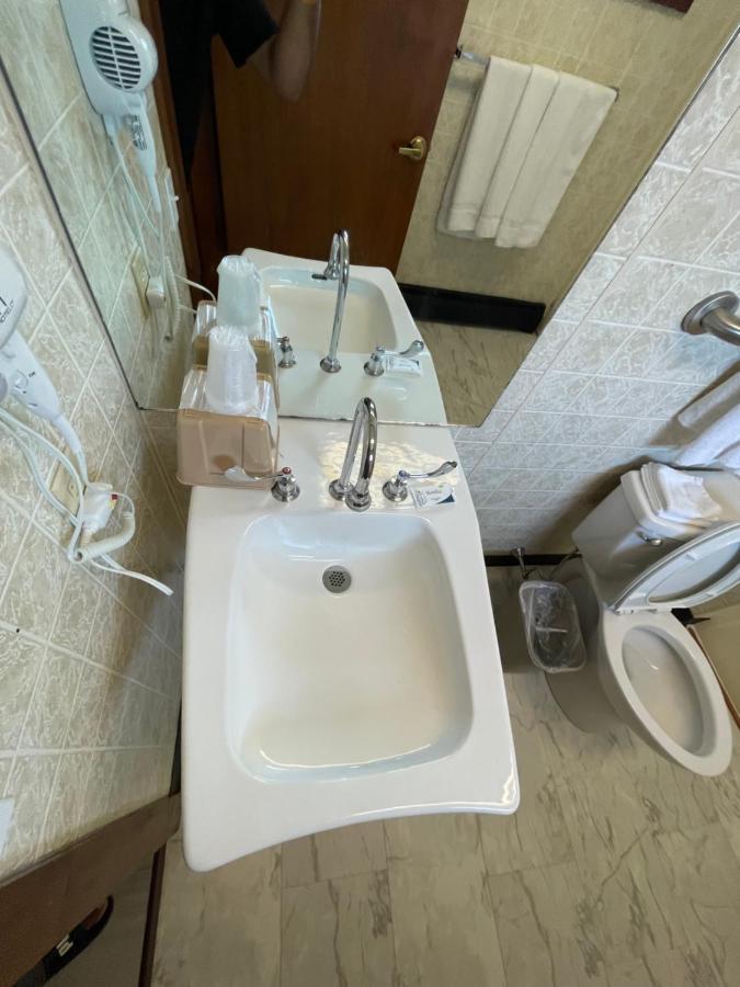 Belmont Motel Skowhegan Екстериор снимка