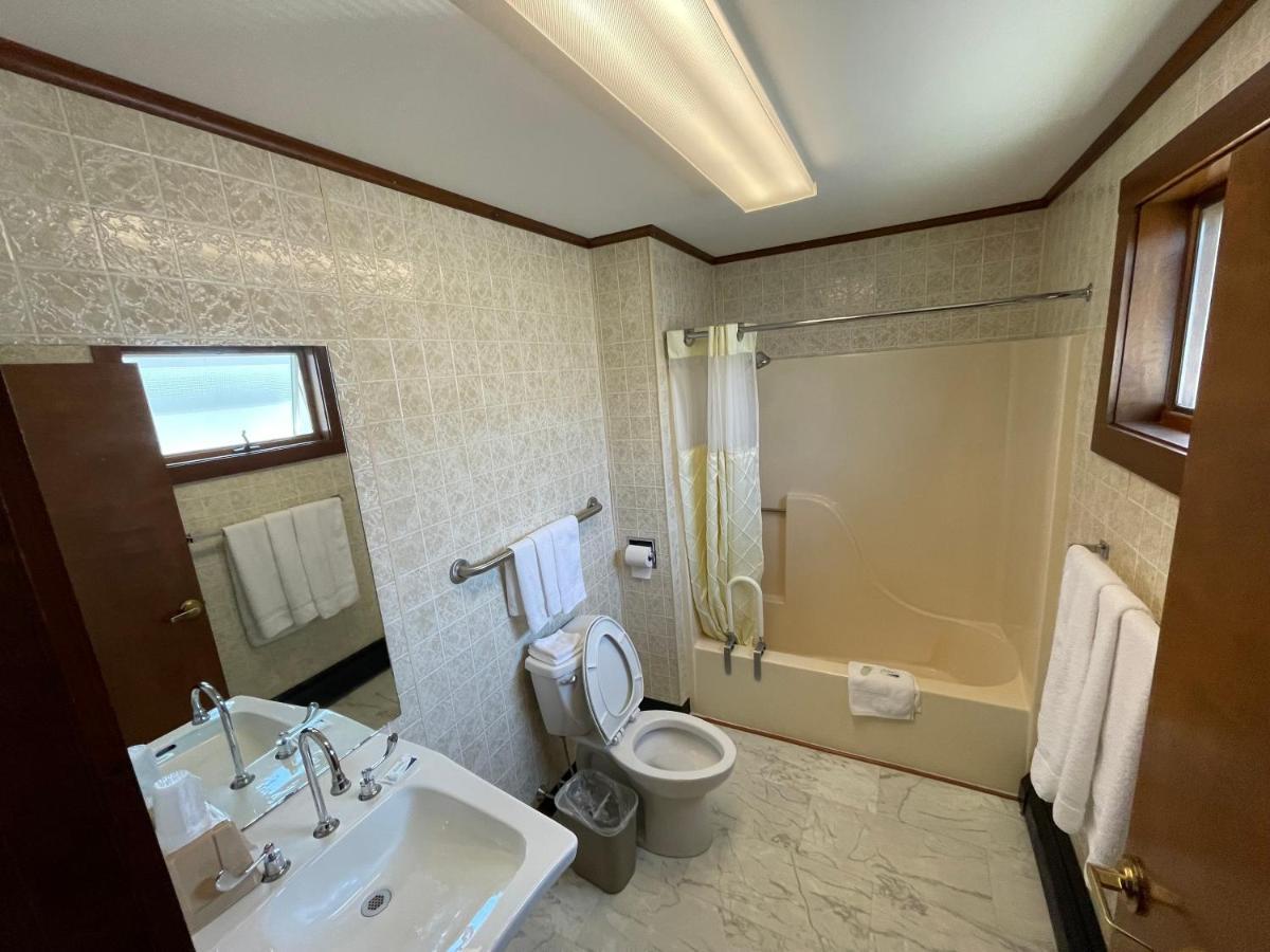 Belmont Motel Skowhegan Екстериор снимка
