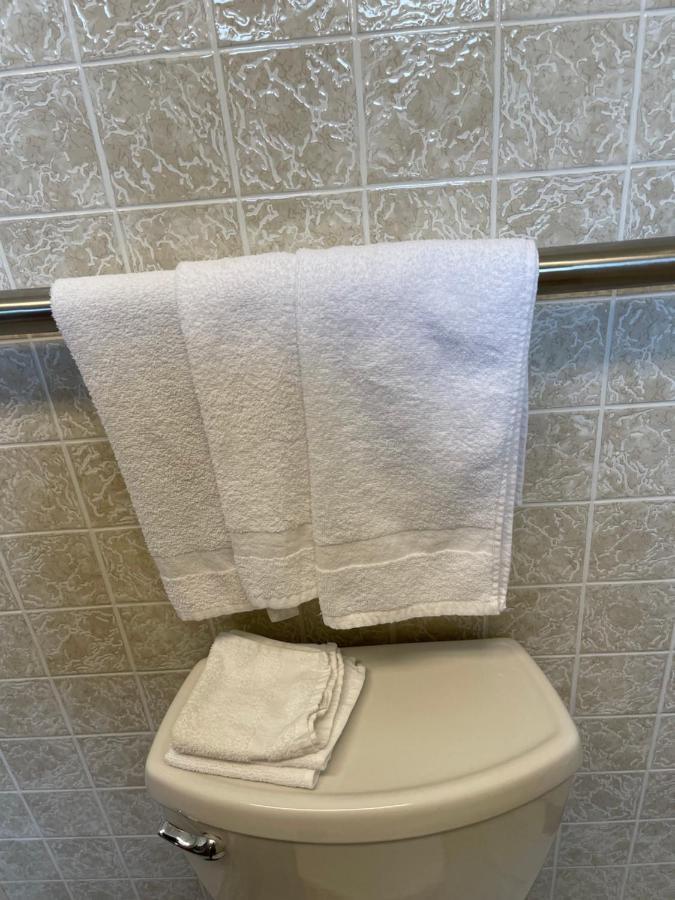Belmont Motel Skowhegan Екстериор снимка