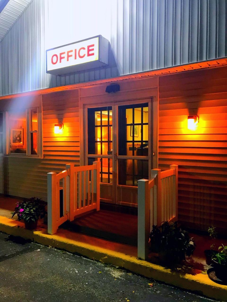 Belmont Motel Skowhegan Екстериор снимка